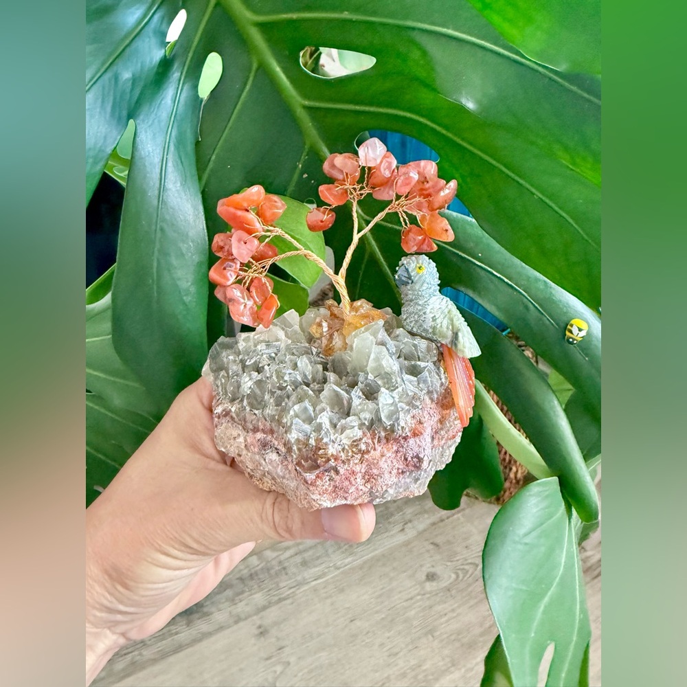 Parrot carving on calcite